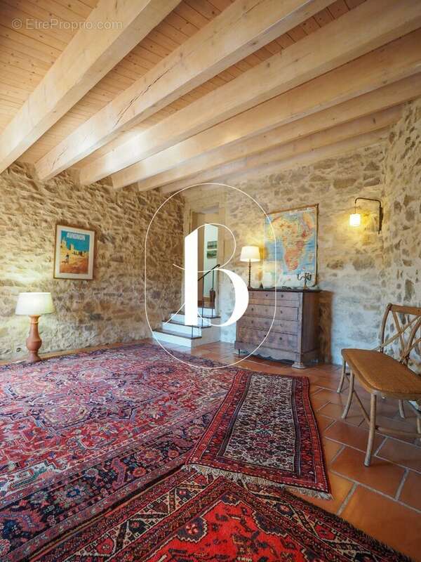 Maison à LAUDUN-L'ARDOISE