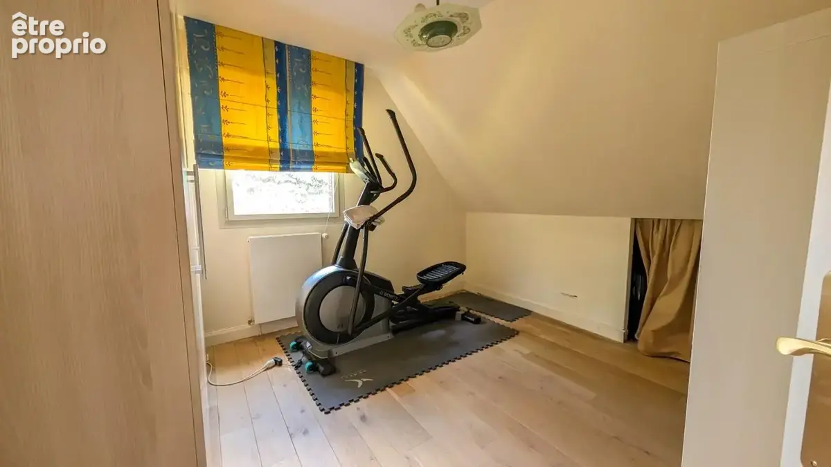 Maison d’architecte de 223 m² avec jardin et garage - photo 11