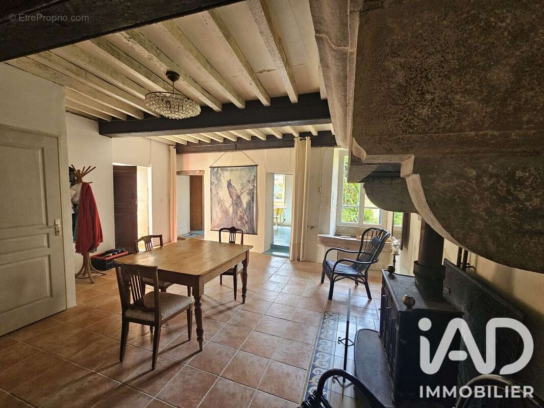 Maison 124 m² à Anchenoncourt-Et-Chazel  - photo 7