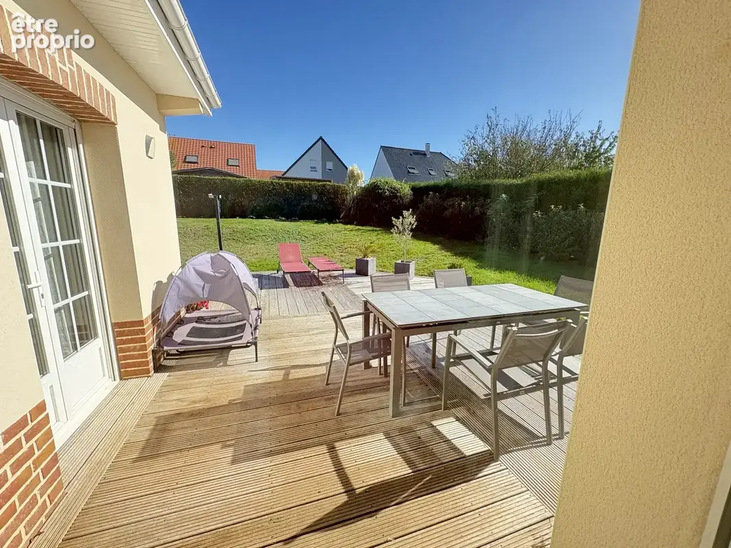 A saisir superbe villa bâtie sur 731 m2 avec  4 chambres et garage 2 voitures - photo 3