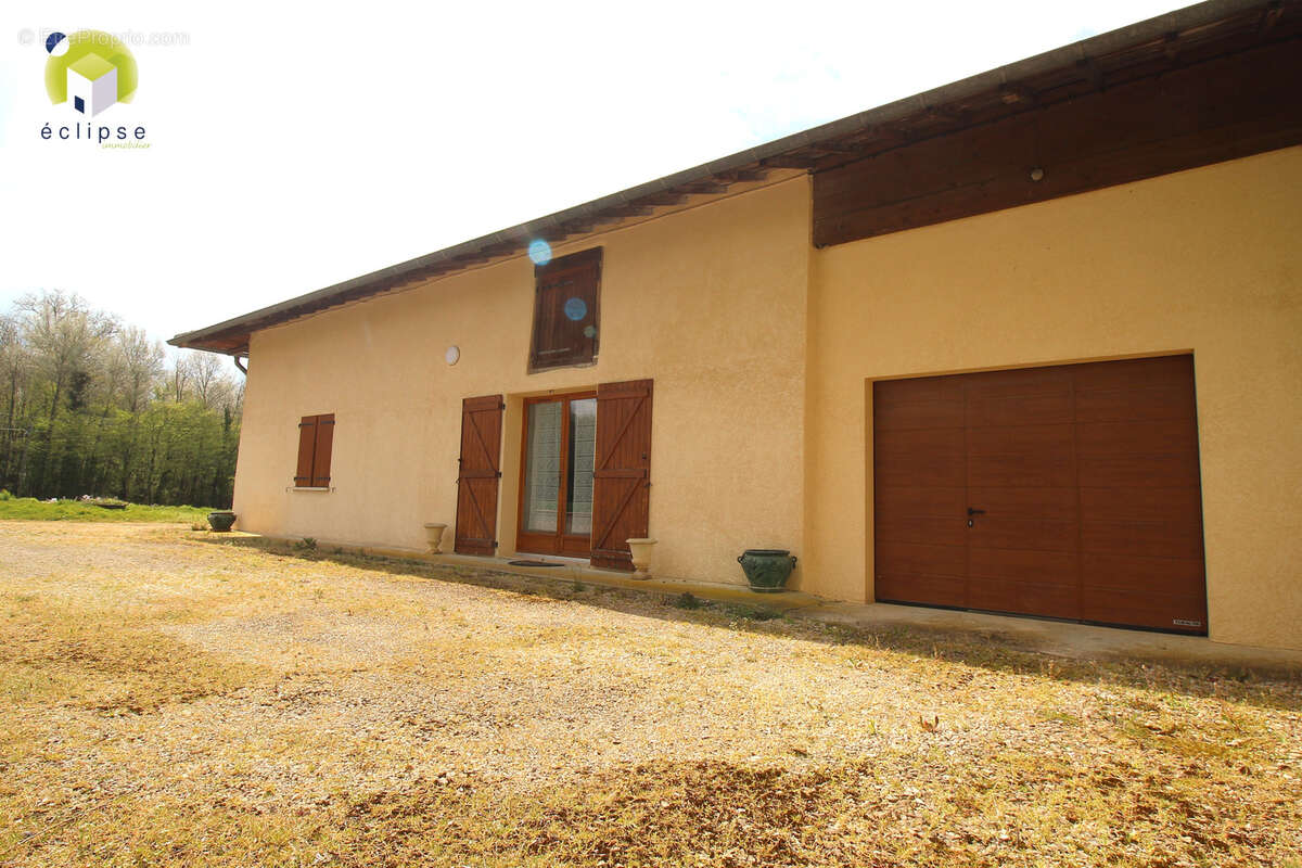Maison à CURTAFOND
