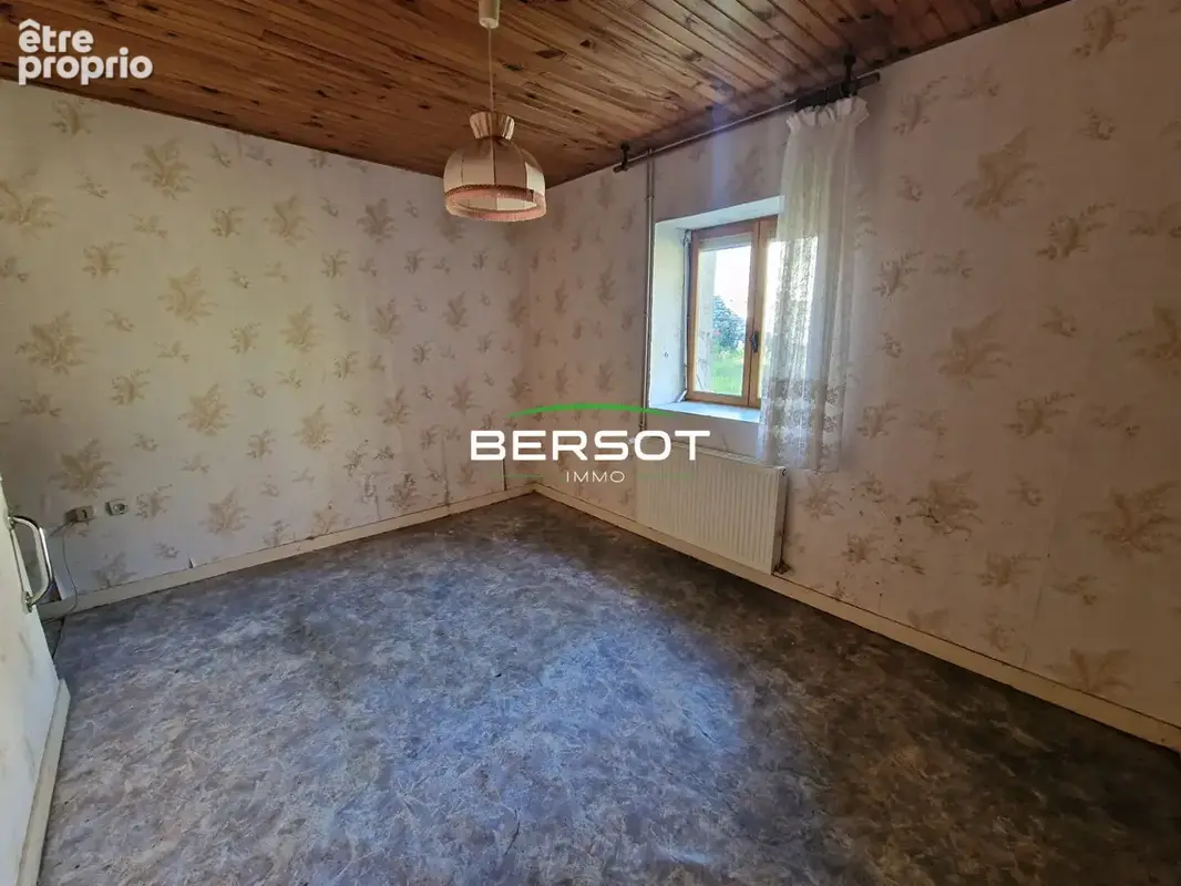 Ancienne ferme à Geneuille de 118 m²  avec garages et dépendances - photo 7