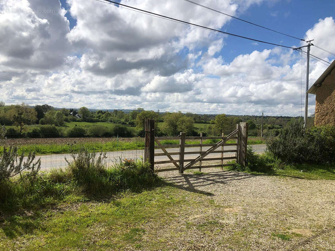 Maison à SAINT-SAMSON-DE-BONFOSSE