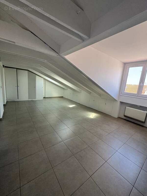Nice rue foncet - grand studio mansarde - photo 2