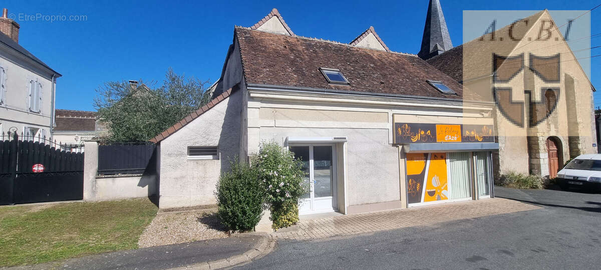 Maison à AZE
