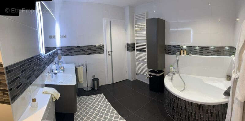 Maison à DOGNEVILLE