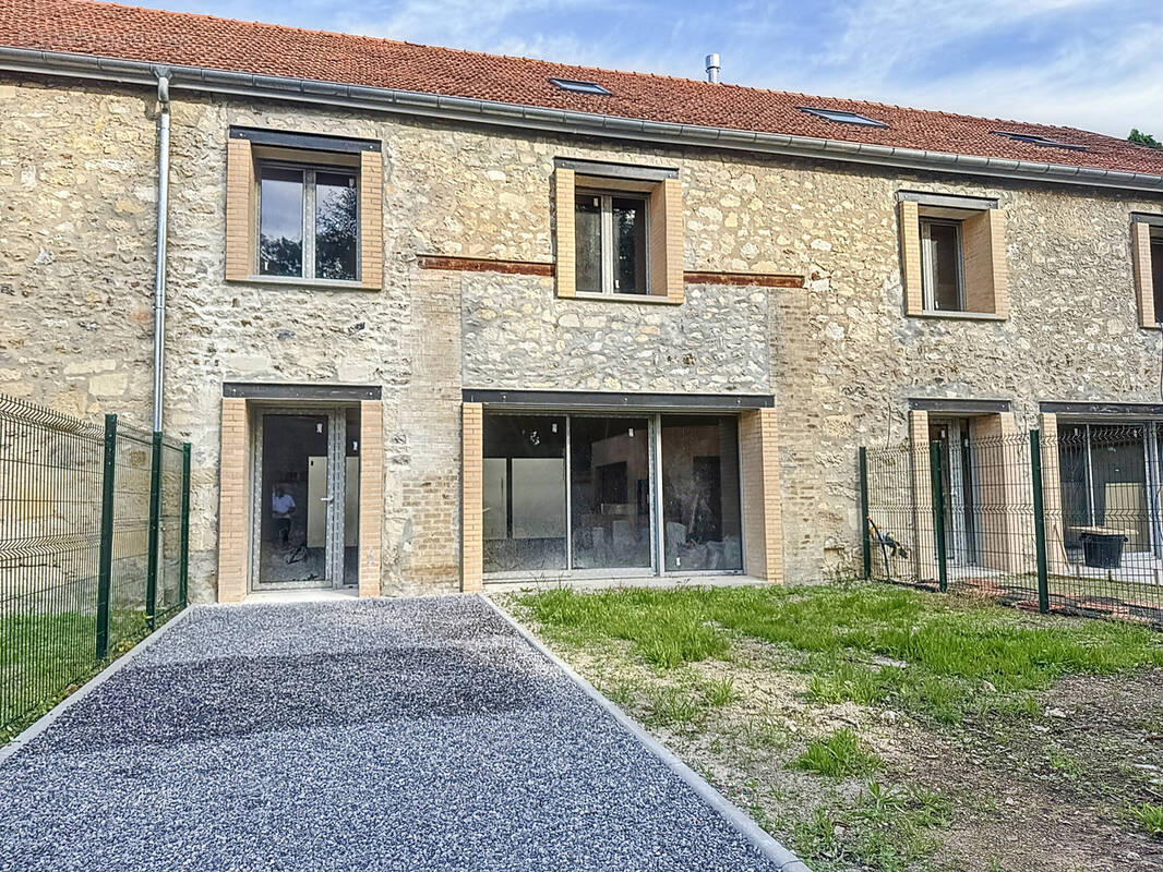 Maison à BEZANNES