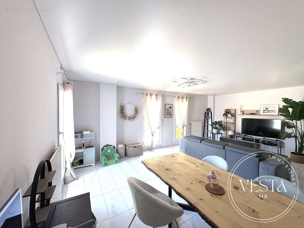 Appartement 98 m² à Longvic  - photo 2