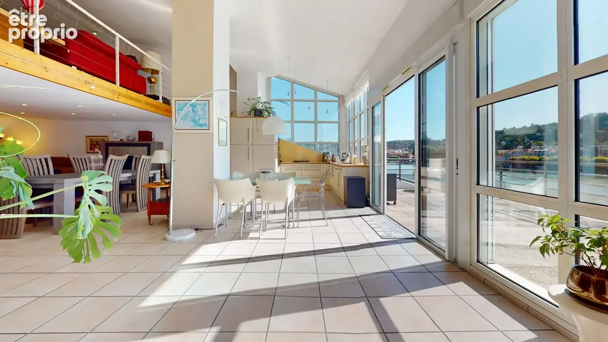 Appartement d'exception avec terrasse panoramique sur le Rhône - photo 4