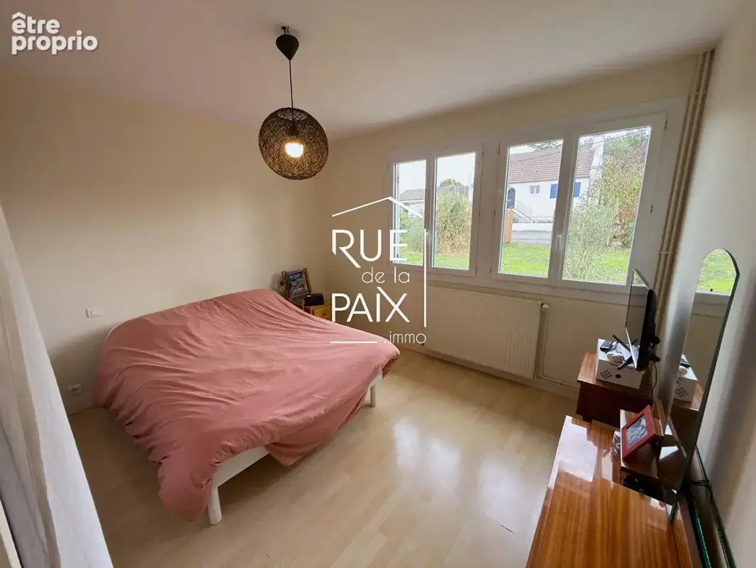 VOUILLÉ (86190), à 15 min de Poitiers ? Maison familiale de 5 pièces sur terrain clos de 974 m². - photo 7