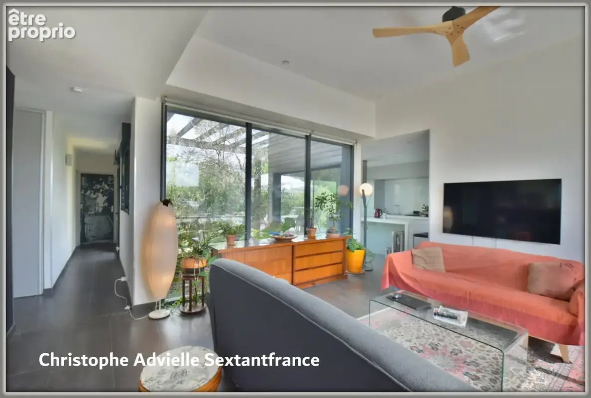Villa d'architecte ossature bois, plain pied , 4 chambres , piscine, garage et atelier sur 1,6 Ha - photo 6
