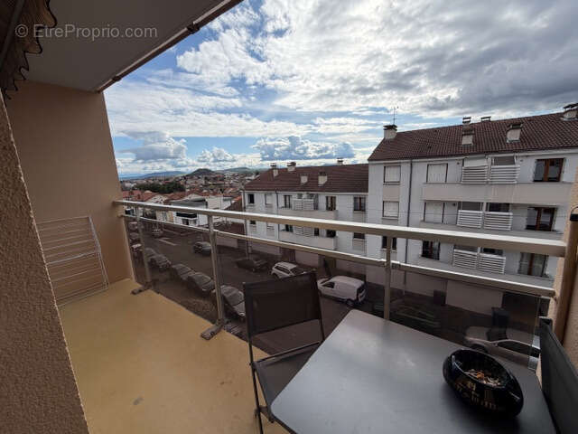 Clermont Ferrand pradelle T5 de 96 m2, 3 chambres, balcon, séjour double, sdb, cuisine équipée libre, parking - photo 4