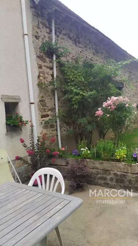 Maison à MAISON-FEYNE