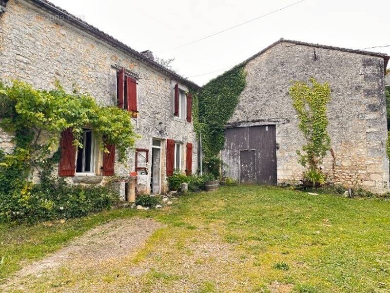 Maison à SAINT-GERMAIN-DE-MONTBRON