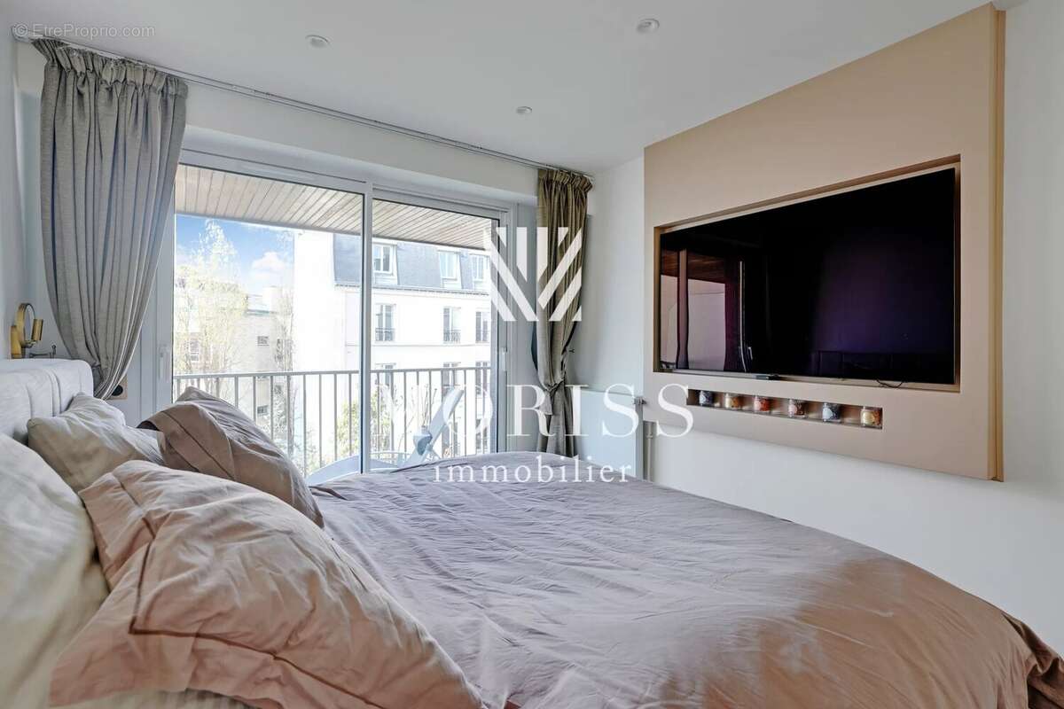 Appartement à NEUILLY-SUR-SEINE