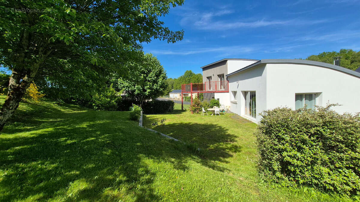 Maison à LAGUIOLE