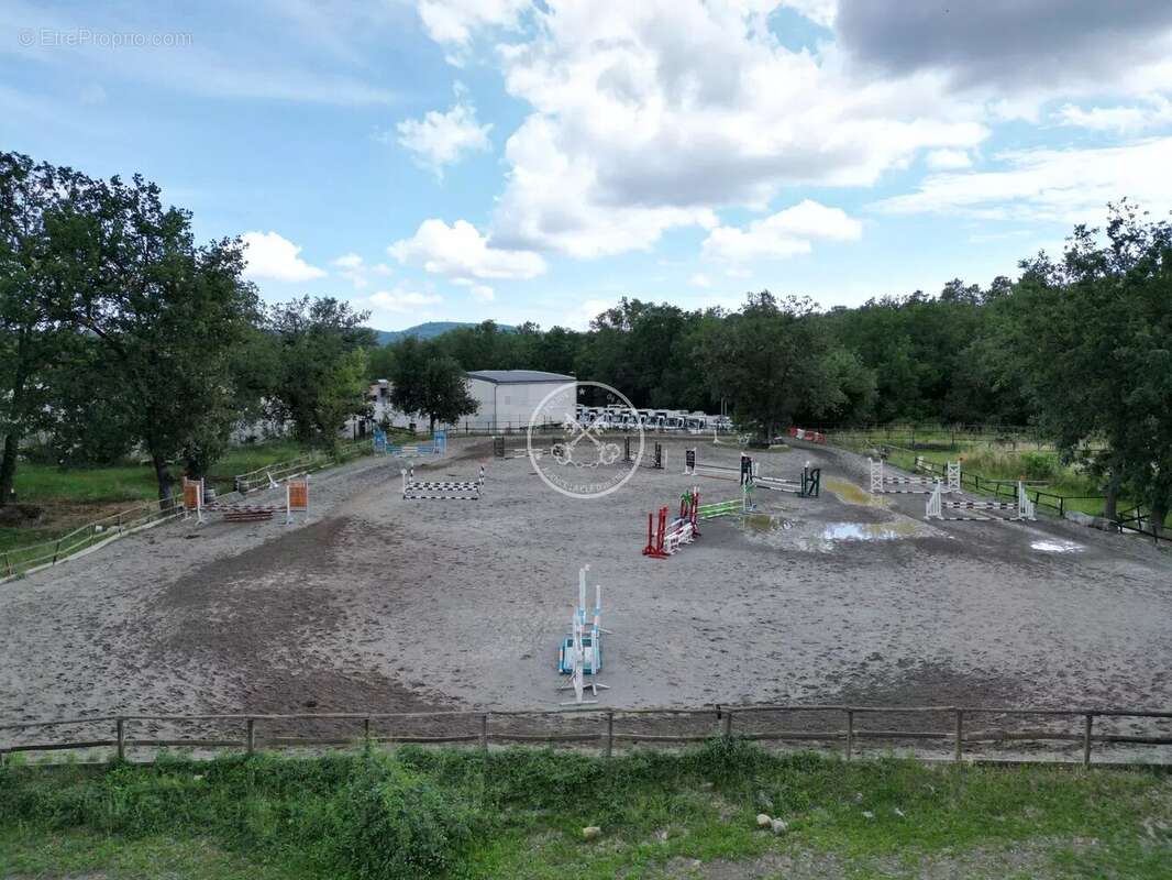 Maison à MONTAUROUX