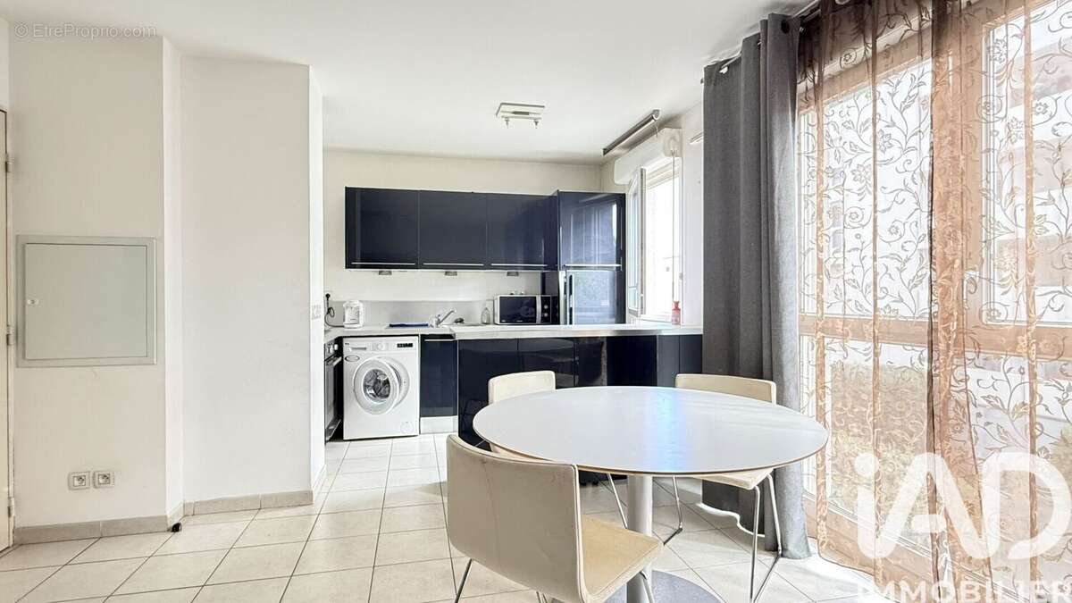 Photo 2 - Appartement à MARSEILLE-10E