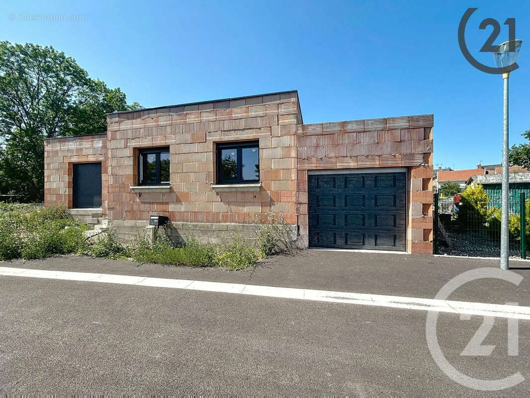 Maison à NEUFCHATEL-SUR-AISNE