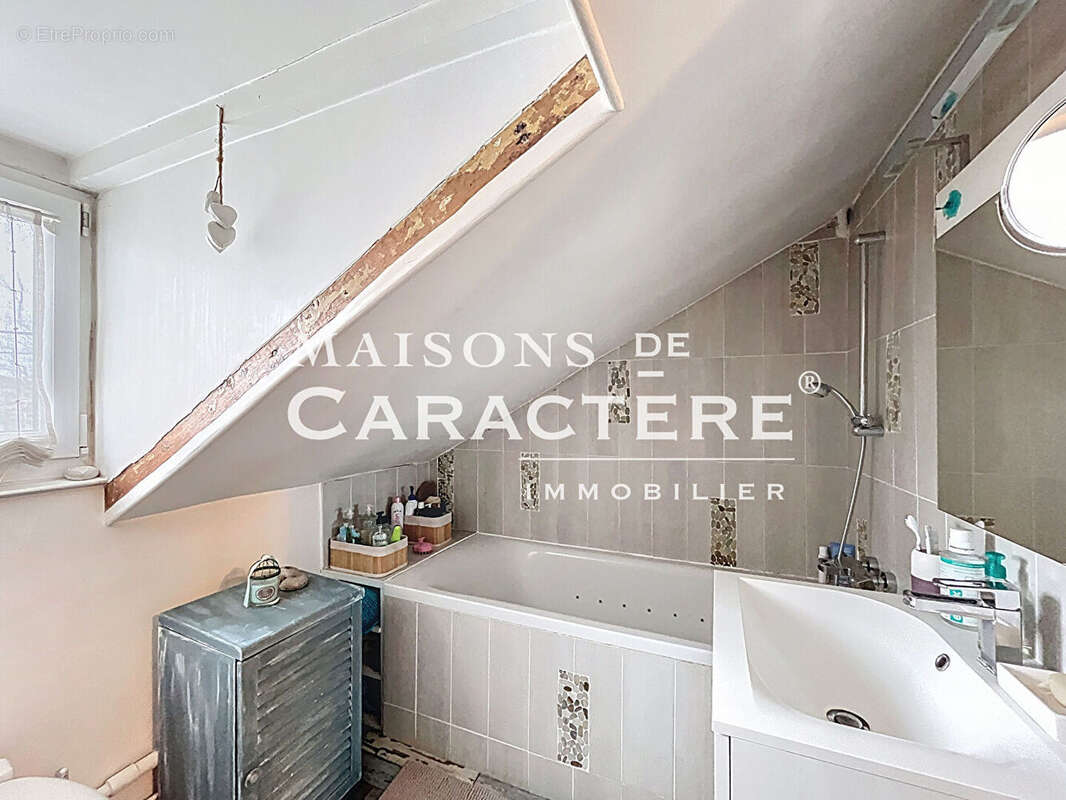 Maison à VERNEUIL-SUR-SEINE