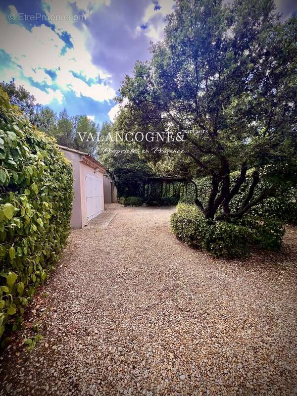 Élégante maison provençale avec piscine - photo 7