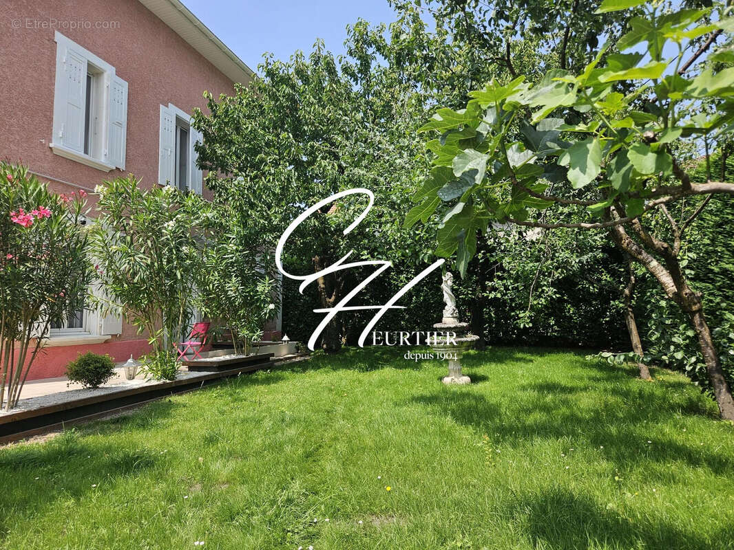 Maison à VILLARD-BONNOT