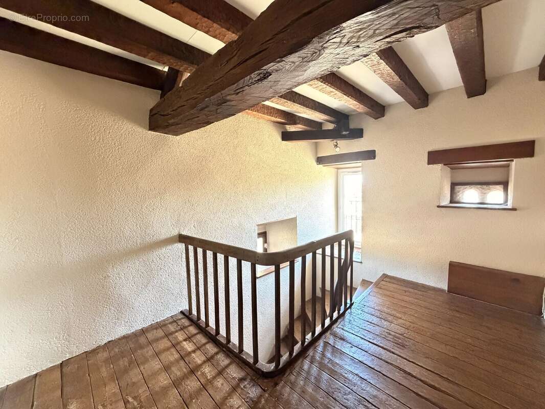 Charmante propriété de caractère avec plus de 2 hectares, grange, cave voûtée et dépendance aménageable à proximité de Ruffec - photo 11