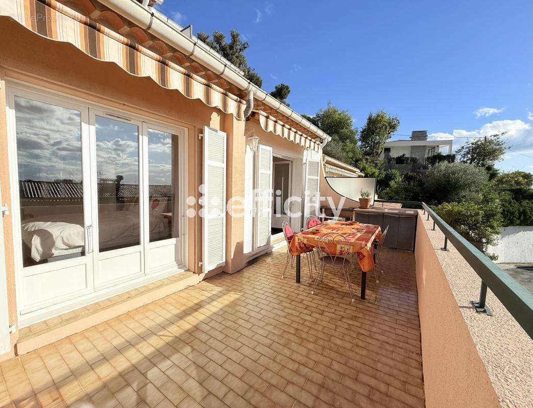 Appartement à MENTON