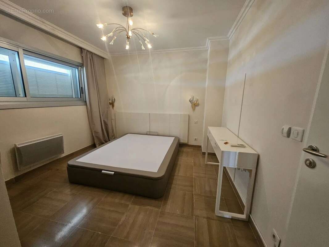Appartement à VILLENEUVE-LOUBET