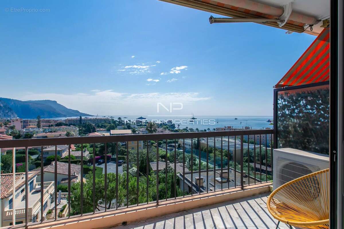 Beaulieu-Sur-Mer, superbe trois pièces rénové avec terrasse et vue mer panoramique - photo 4