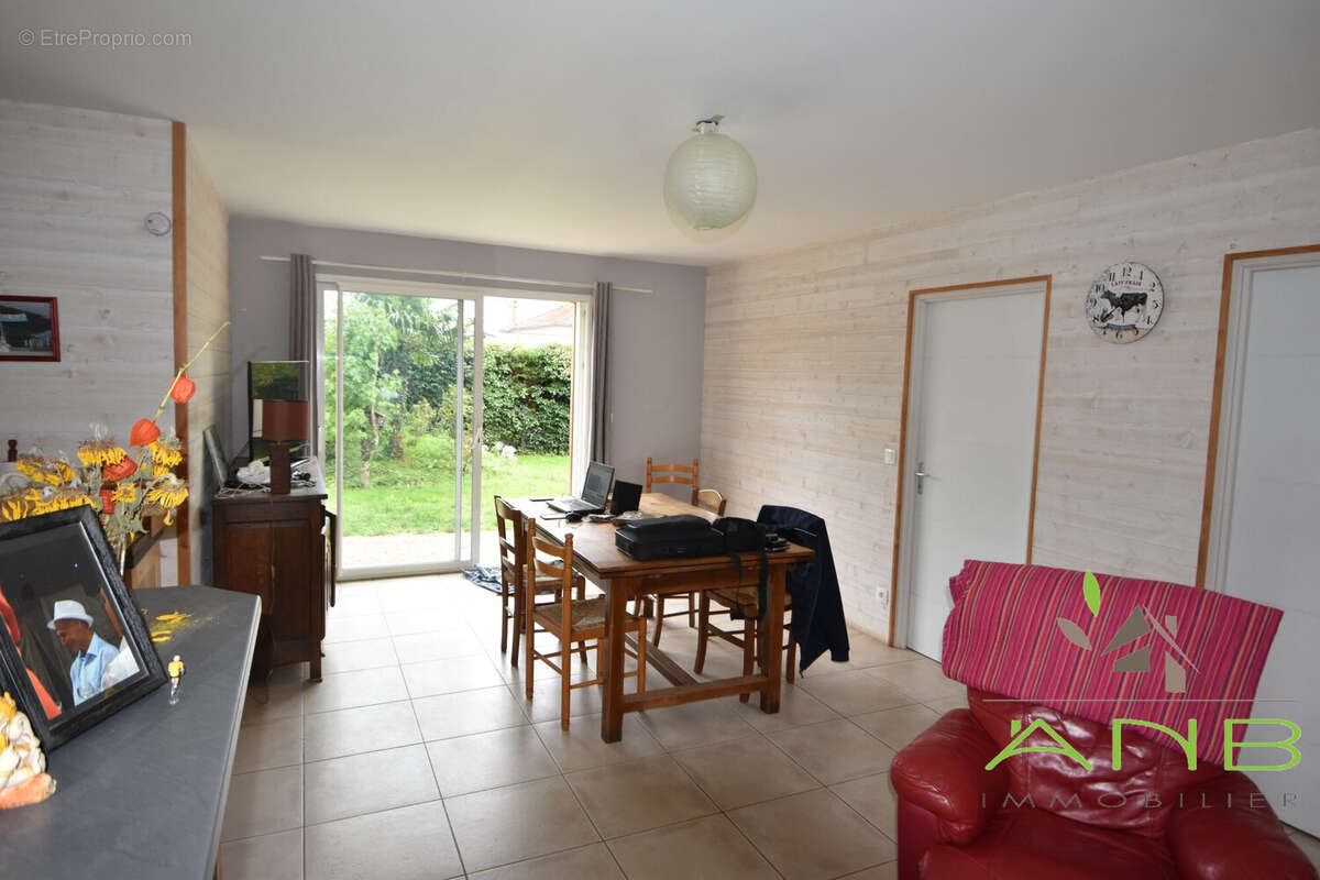 Maison à YVRAC-ET-MALLEYRAND