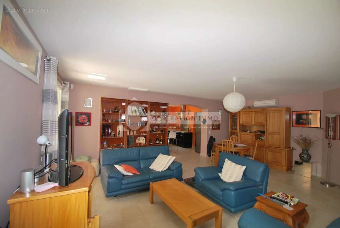 Maison à FONTVIEILLE