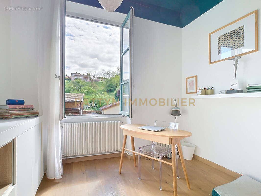 Appartement à NEUVILLE-SUR-SAONE