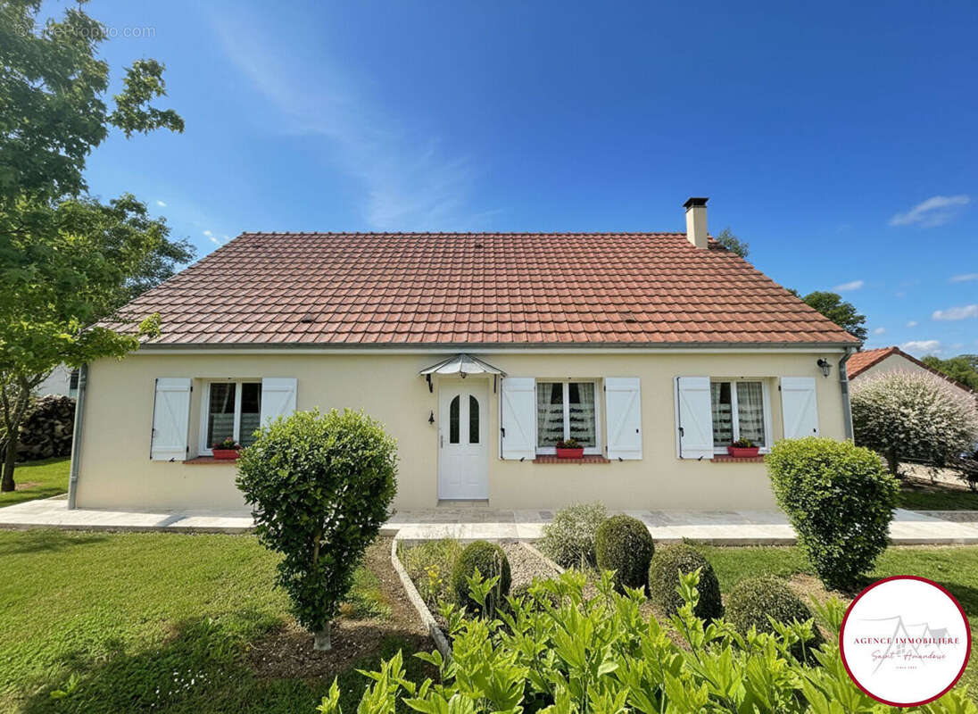 Maison à FARGES-ALLICHAMPS