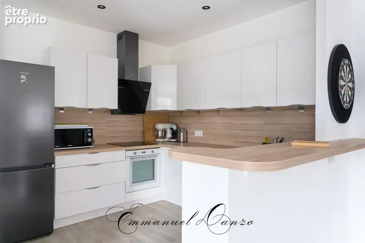 CHAMPIGNEULLES – Appartement 3 pièces rénové de 77 m² – Entrée indépendante – 2 stationnements privatifs - photo 5