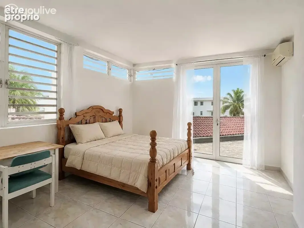 Proche CHU– Villa+ Bungalow 283 m²-piscine -Jardin- Fort-de-France - photo 10