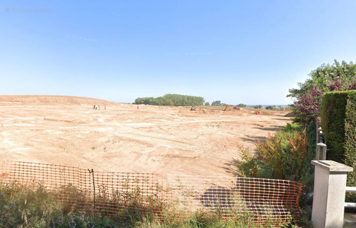 Terrain à GRAYE-SUR-MER
