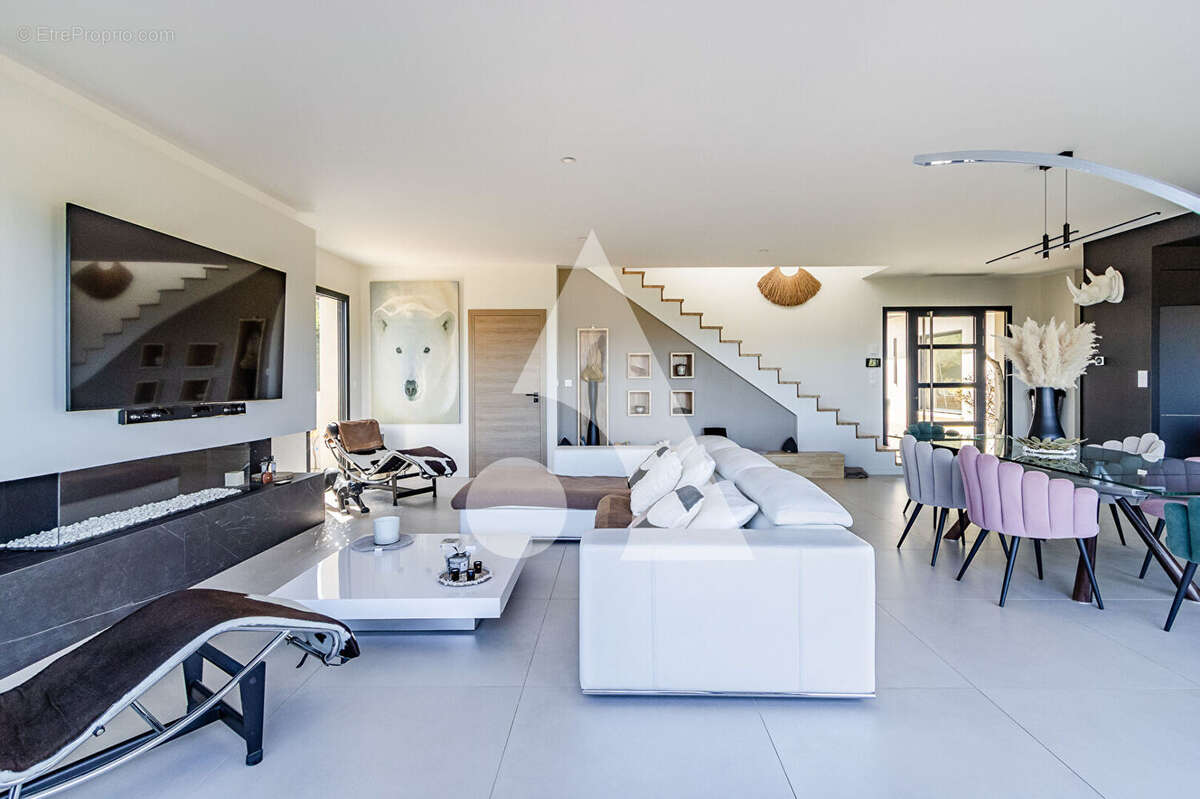 Maison à CHAZAY-D&#039;AZERGUES