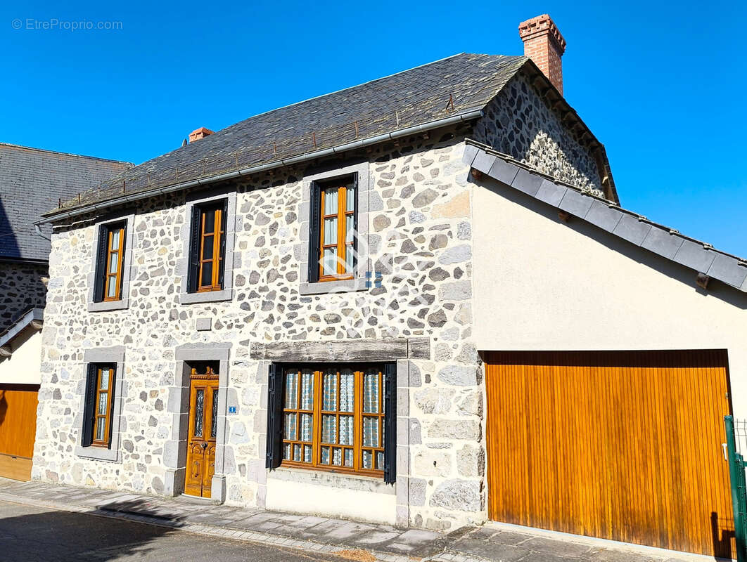 Maison à PEYRUSSE
