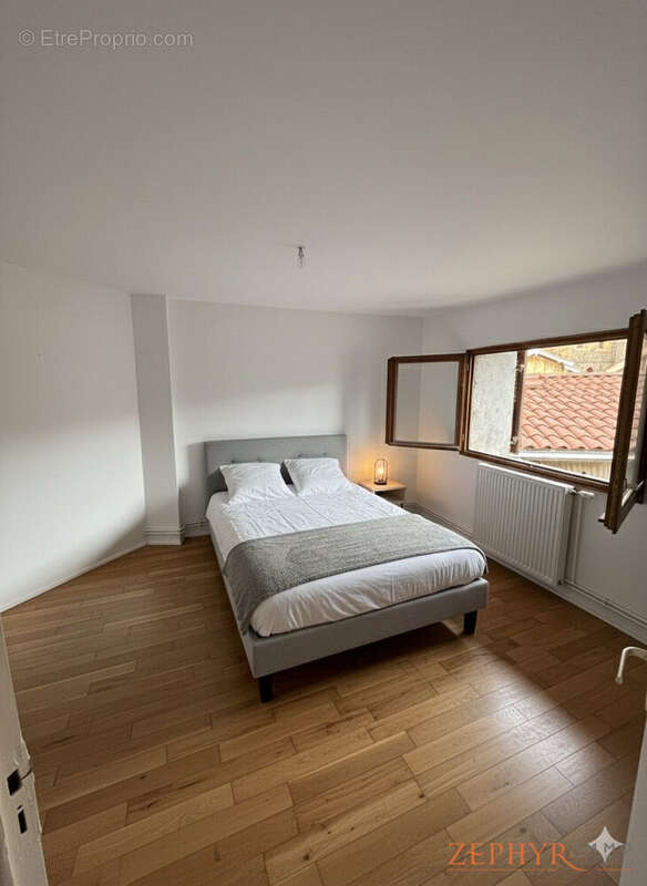 Appartement à L'ARBRESLE