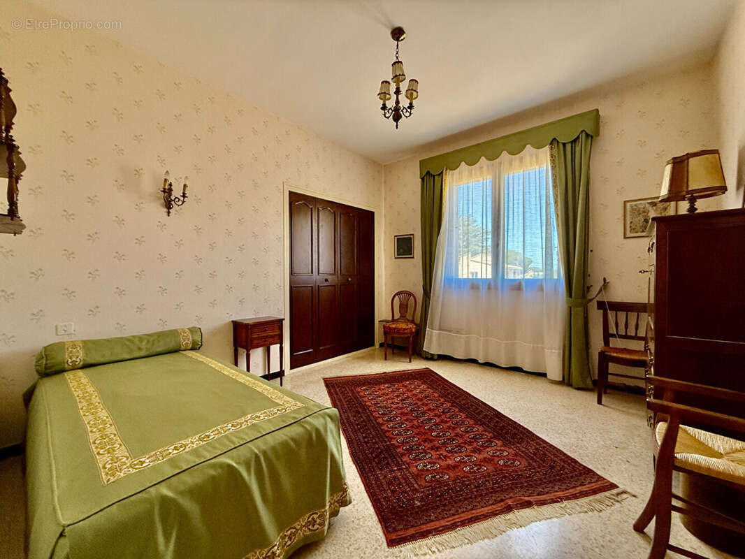 Maison Bagnols Sur Ceze - 9 pièces - 264 m² - photo 8