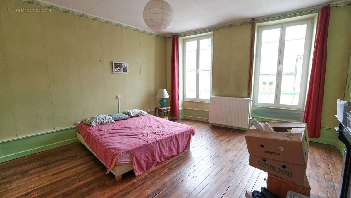 Maison à OUROUX-EN-MORVAN