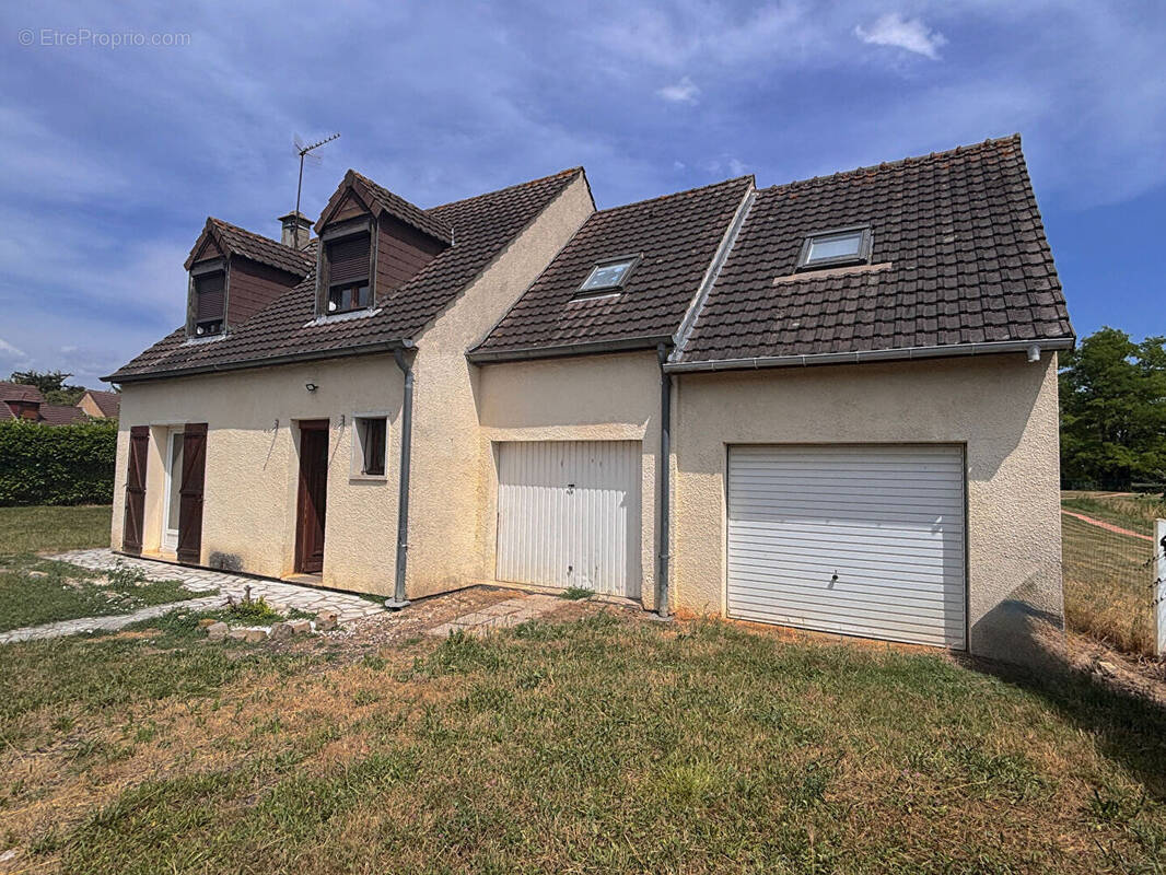 Maison à AUBEVOYE