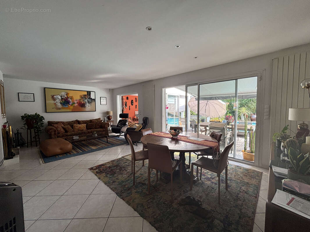 Maison à CARBON-BLANC