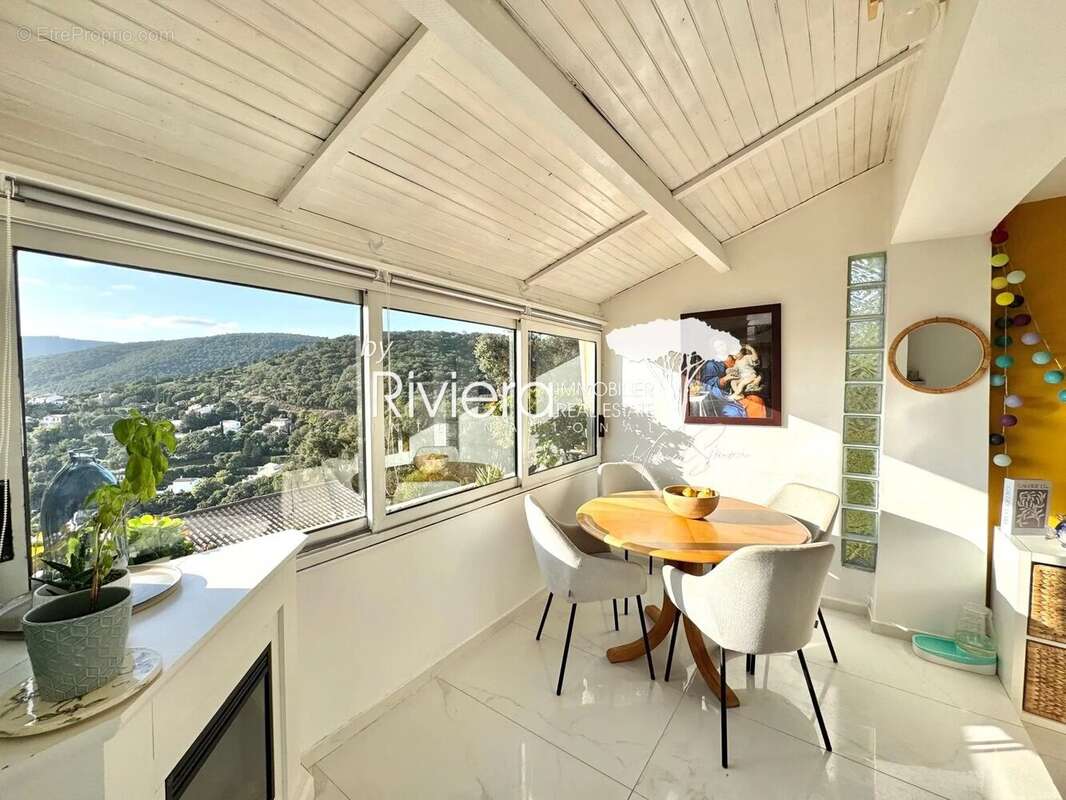 Appartement à LA CROIX-VALMER