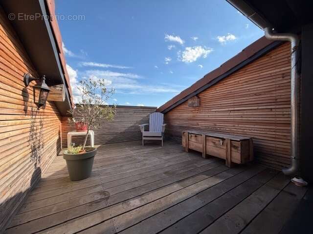 Appartement à SAINT-GENEST-LERPT