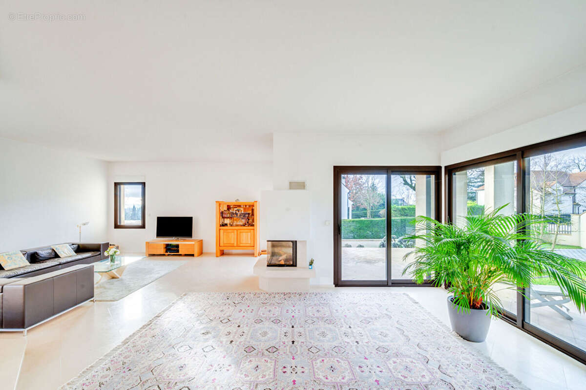 Maison à DEUIL-LA-BARRE