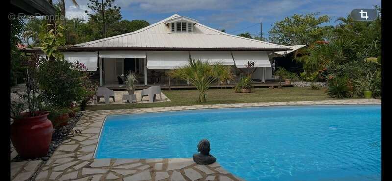 Maison à REMIRE-MONTJOLY