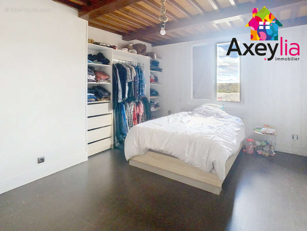 A vendre-melay- maison sur terrain clos avec piscine et hangar. - photo 16