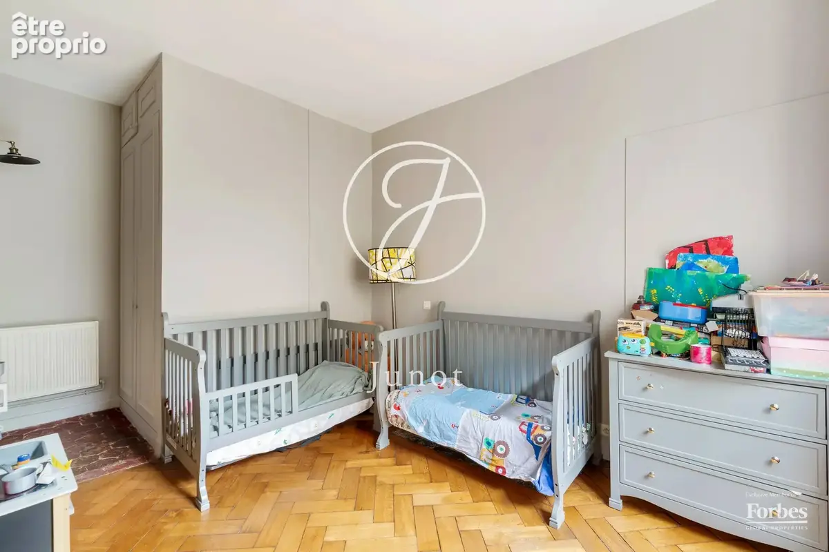 Paris 2e - SENTIER / MONTORGUEIL / RUE DES JEÛNEURS - Appartement - 3 pièces - 87,53m² Carrez - 89,32m² au sol - 2 chambres - photo 9